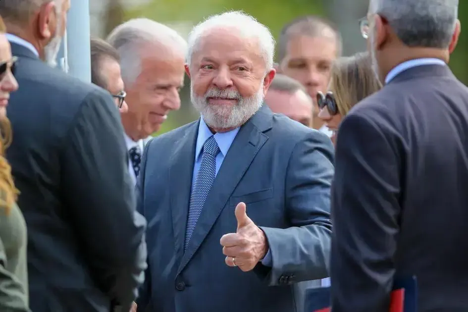 Lula veta PL que estabelecia idade máxima em concursos PM e Bombeiros