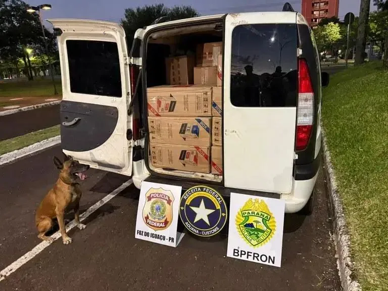 Operação da Polícia Federal em Foz do Iguaçu: 35 caixas de cigarros apreendidos
