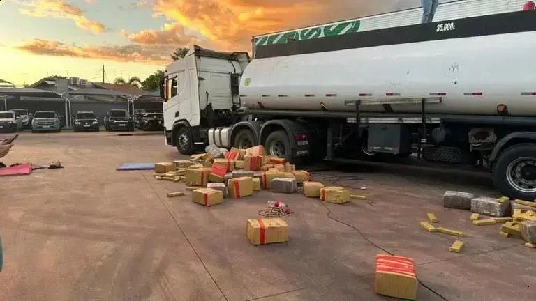 Polícia Federal apreende carreta com 8 toneladas de drogas em Água Clara/MS