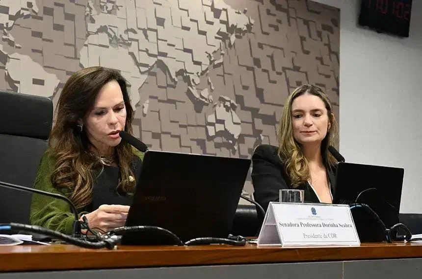 Senado Analisa Proibição de Pacotes de Viagem com Datas Flexíveis