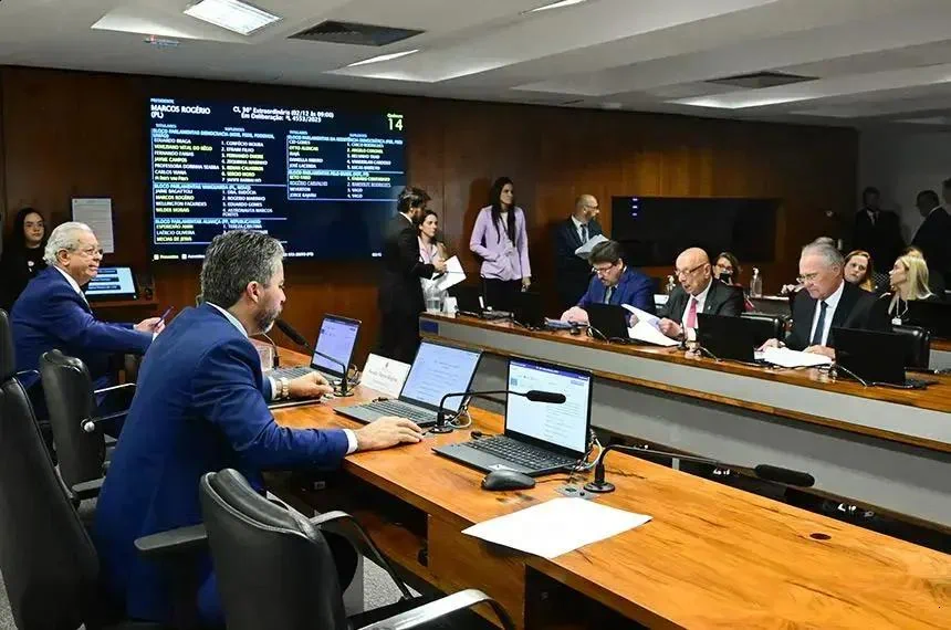 Senado pode votar projeto sobre sinalização em rodovias federais