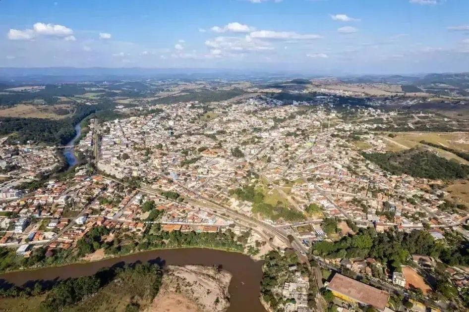 Câmara Municipal de Mário Campos MG abre 10 vagas com salários de até R$6.426
