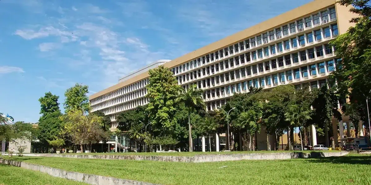 Concurso da UFRJ registra mais de 45 mil inscritos. Confira as vagas!