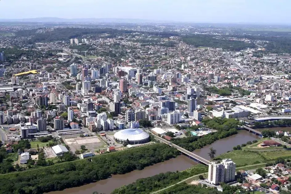 Fundação Hospital Centenário em São Leopoldo abre 191 vagas com salários de até R$ 11 mil