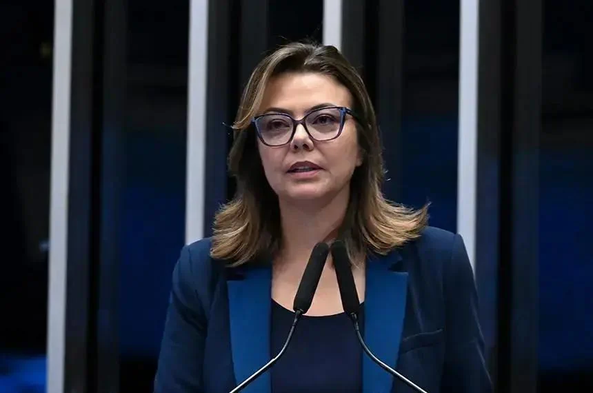 Leila Barros destaca crise ética e apoio a código de conduta no STF
