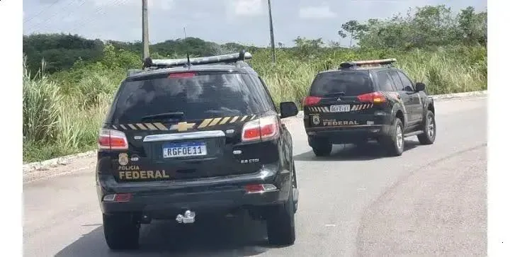 Polícia Federal atua em clube de tiro e prende instrutor em Alexânia/GO
