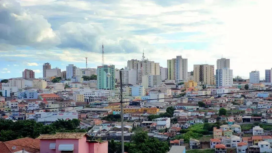 Processo seletivo simplificado do CEFET-MG oferece vaga para professor vis