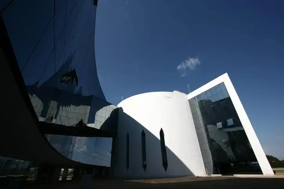 STF exige cumprimento de decisões sobre verbas indenizatórias