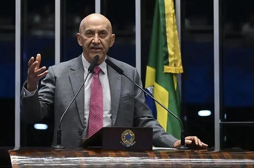 Confúcio Moura destaca a importância da educação para combater a violência