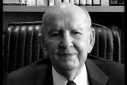 OAB homenageia Fernando Tourinho, ícone do Direito Processual Penal