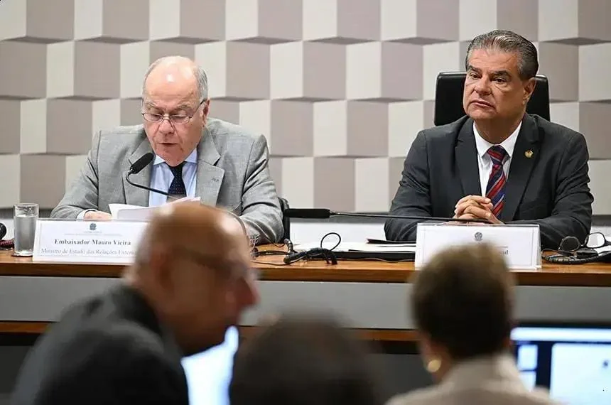 Senadores expressam preocupação com o impacto do conflito no Irã