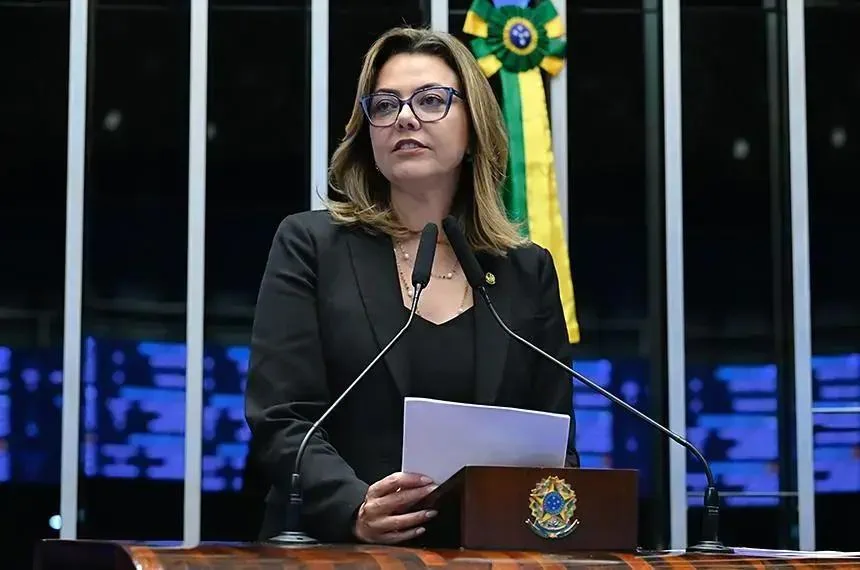 Cinco anos da lei do stalking: Leila pede avanços e propõe mudanças