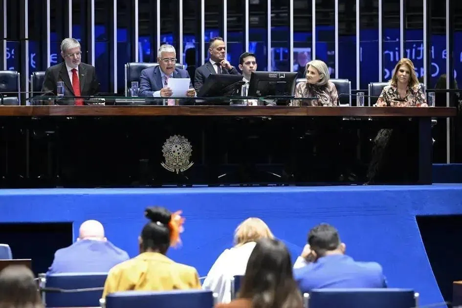 Senado homenageia Chico Anysio e destaca legado contra a psicofobia