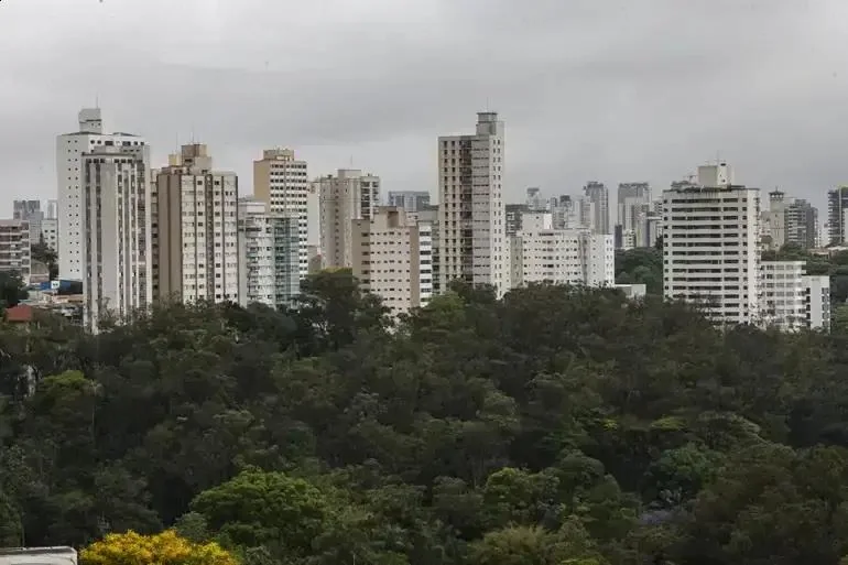 STF suspende liminar que interrompia emissão de alvarás em São Paulo