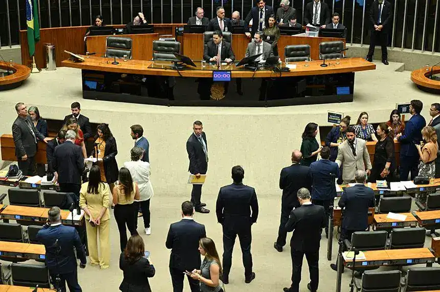 Congresso deve votar ao menos 87 vetos que trancam a pauta na volta do recesso