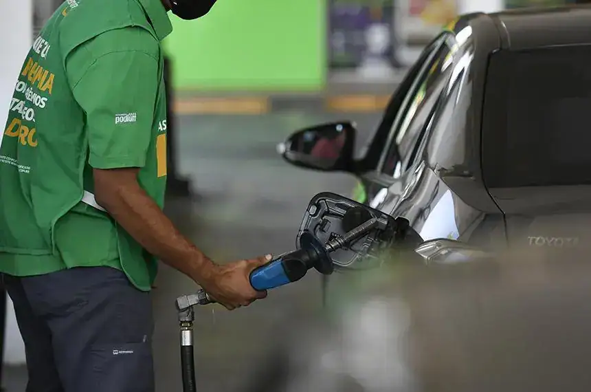 Governo libera R$ 3,33 bi em crédito para subsídio a combustíveis