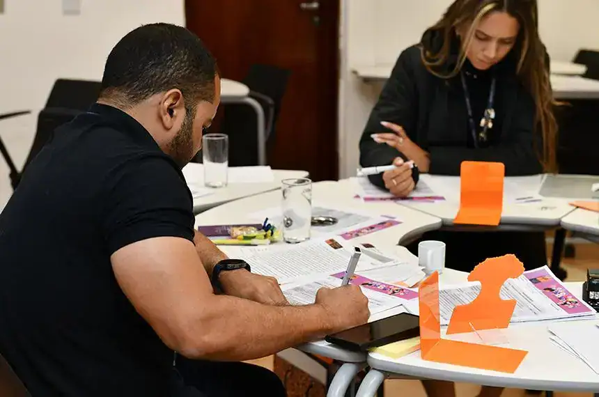 Estudantes debatem democracia digital e propostas para redes mais saudáveis