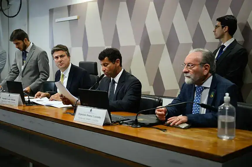 Comissão aprova MP que exige Enamed para exercício da medicina
