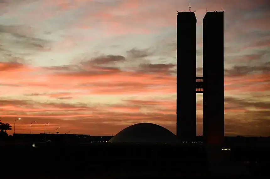 Conheça os 54 senadores eleitos: detalhamento por estado e filiação partidária