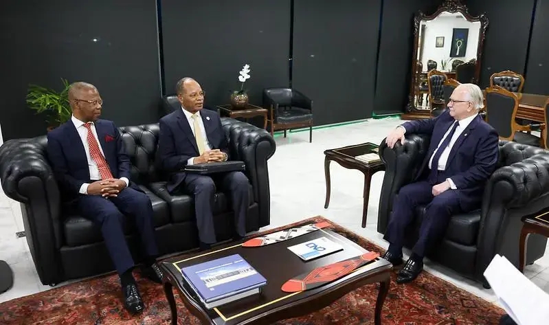 Fachin recebe Provedor de Justiça de Angola e amplia cooperação jurídica