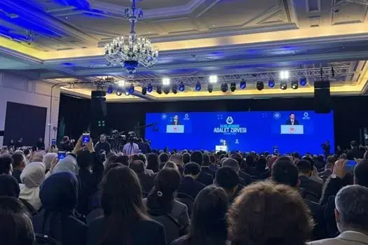 OAB debate desafios da Justiça na Cúpula Internacional em Istambul