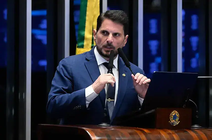 Senador Marcos do Val critica decisões do STF e relata restrições