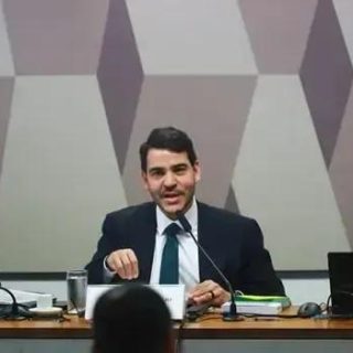 AGU defende prerrogativas da advocacia e pede debate sobre a PEC 45
