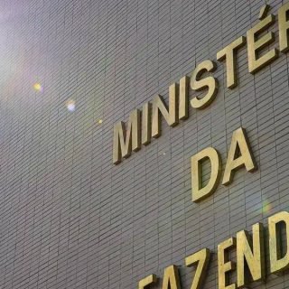 Aumento das despesas do governo federal pode atingir R$ 168 bilhões em 2026