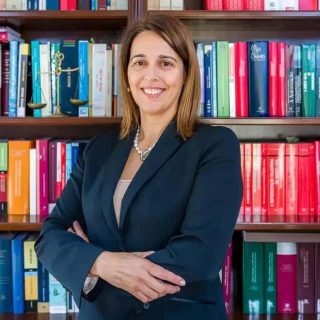 Sou mulher, advogada, abordo temas jurídicos, direitos civis e notícias legais com foco em legislação brasileira e direitos das pessoas no Brasil.