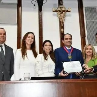Beto Simonetti é homenageado com a Comenda 2 de Julho na Bahia