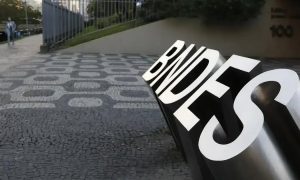 BNDES amplia acesso de PcDs em concursos após acordo com o MPF