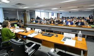 CDH debate proteção e direitos para frentistas expostos a riscos