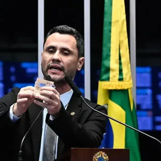 Cleitinho: aumento do salário mínimo não compensa perda do poder de compra