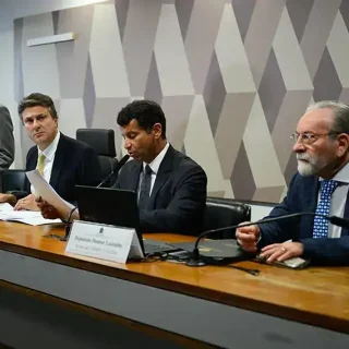 Comissão aprova MP que exige Enamed para exercício da medicina