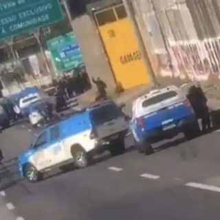 Confronto entre policiais e traficantes interdita a Linha Amarela no Rio