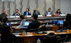 Cotas em residência médica dividem opiniões em debate no Senado
