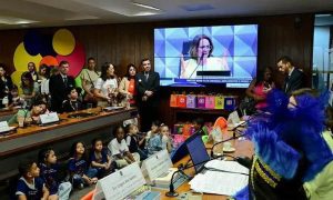 Crianças ganham voz no Senado: demandas por vacinação e proteção
