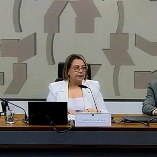Debate no Senado propõe Julho Neon como mês da saúde bucal