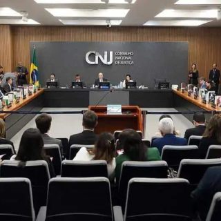 Desembargador é acusado de assédio moral e sexual contra servidoras