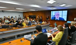 Especialistas na CDH apontam medidas para prevenir suicídio e automutilação