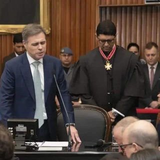 Falas de apoio a Bolsonaro marcam posse no TCE-SP
