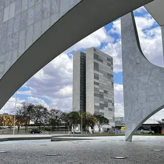 Governo entrega Orçamento 2027 com salário mínimo de R$ 1.741