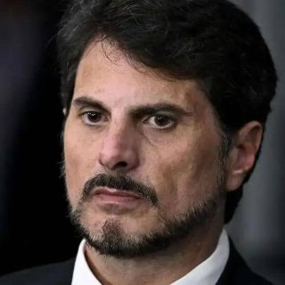 Marcos do Val desembarca no Brasil e é obrigado a usar tornozeleira