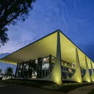 OAB questiona aumento nas custas judiciais no STF, visando acesso à justiça