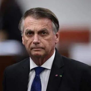 PF indiciou Jair e Eduardo Bolsonaro por tentativas de obstrução e coação