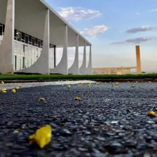 Plenário do STF retoma julgamento sobre a devolução de tributos de energia