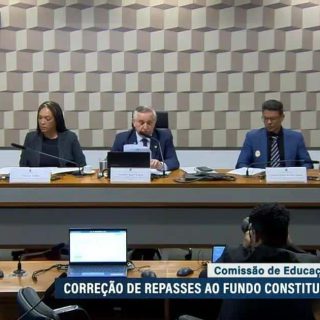 Profissionais da educação buscam correção no Fundo Constitucional do DF