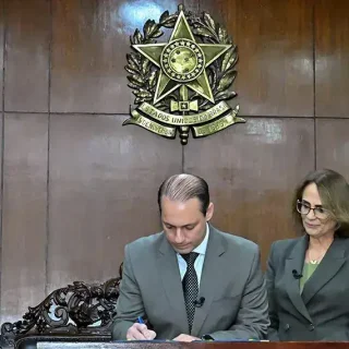 Renzo Braz assume cadeira no Senado por Minas Gerais até fev. de 2027