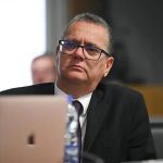 Saúde mental de jornalistas: relatório aponta sobrecarga e pede ações