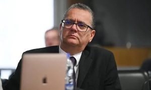 Saúde mental de jornalistas: relatório aponta sobrecarga e pede ações
